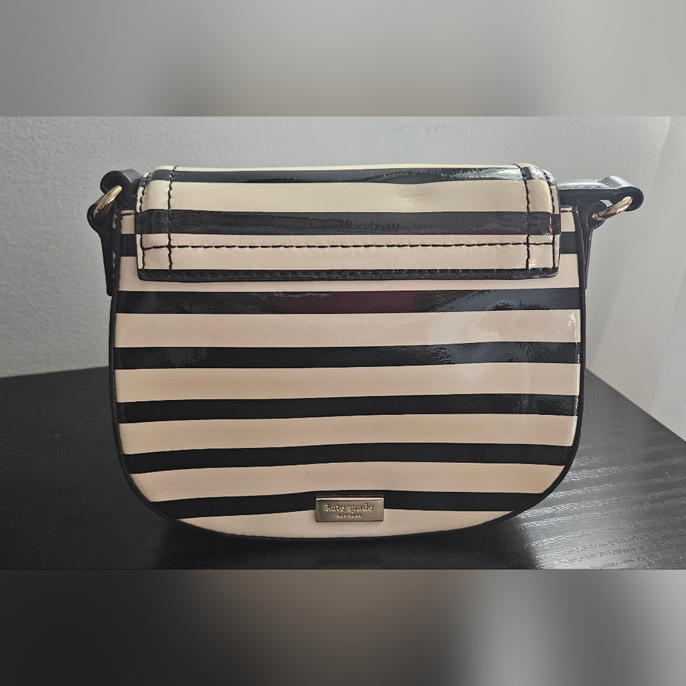 Kate Spade Chelsea Park Black and White Striped Crossbody Bag - Picture 11 of 12